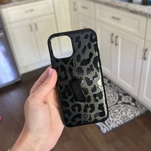Midnight leopard Loopy Case iPhone 11 pro